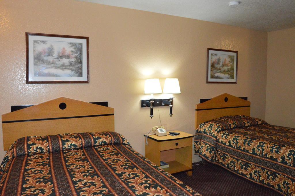 Delux Inn Тълса Стая снимка