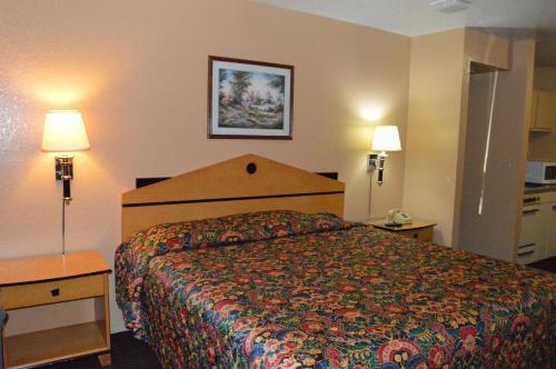 Delux Inn Тълса Екстериор снимка
